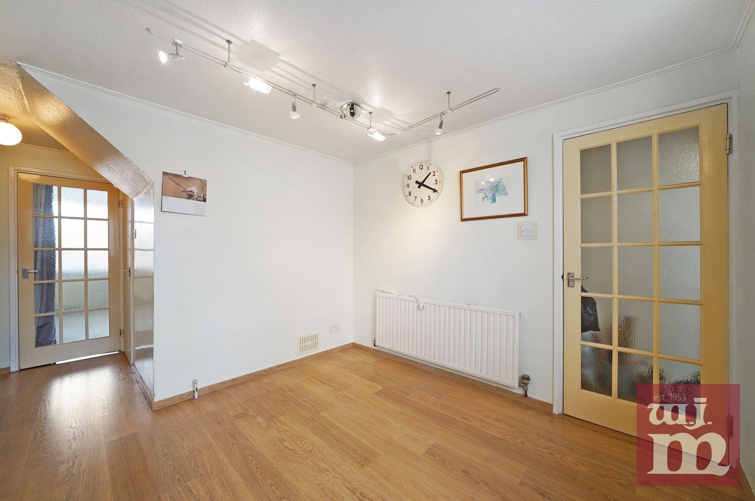 3 bed property in Partridge Way, Bowes Park